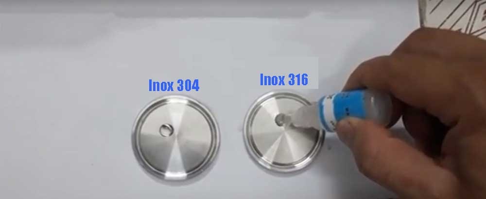 Test thử chậu Inox 304 nhờ dung dịch chuyên dụng